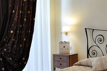 Hotell Le Clarisse Pantheon 3*